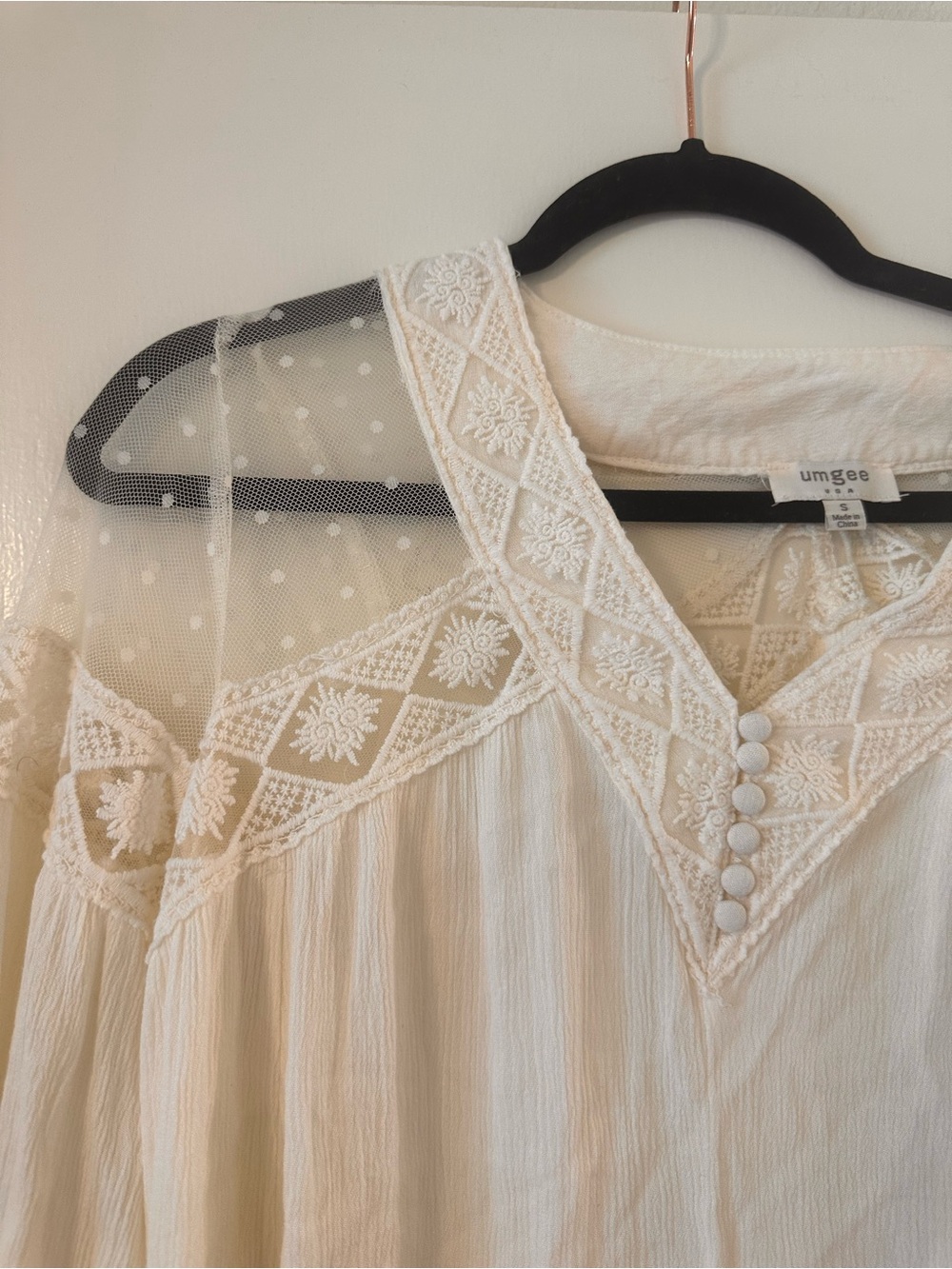 Umgee Cream Boho Lace Yoke Peasant Tunic - Picture 3 of 6